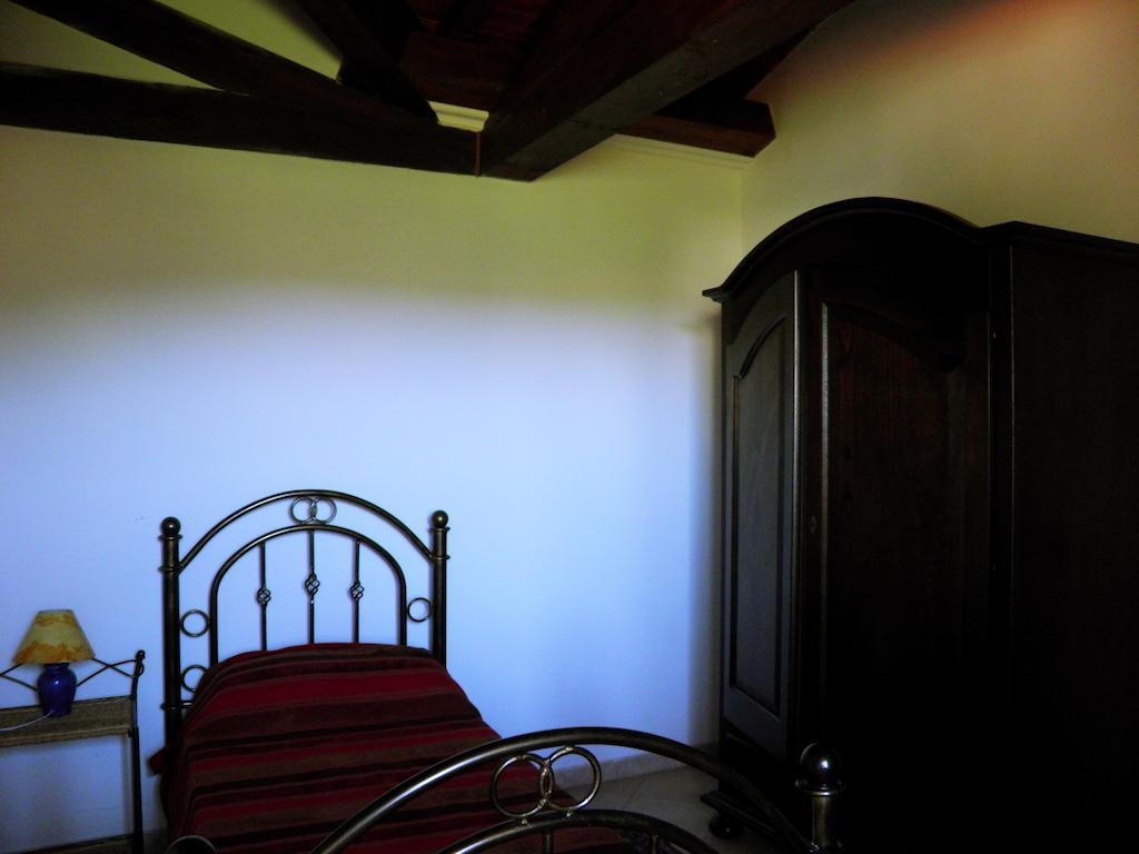 Bed and Breakfast Casa Casti Sant' Antonio di Santadi Habitación foto